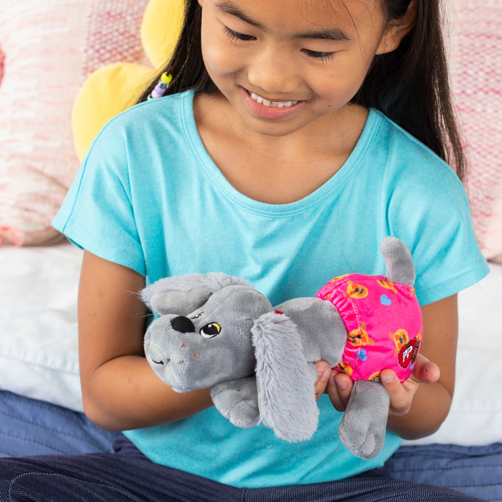 38070-Pound-Puppies-Newborns-Wave2-Lifestyle-Lovey2-web